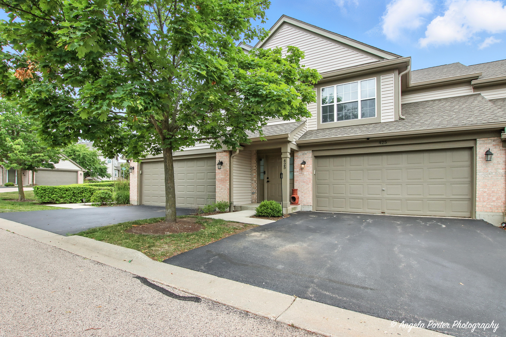 425 Ashwood Court Property Photo 1