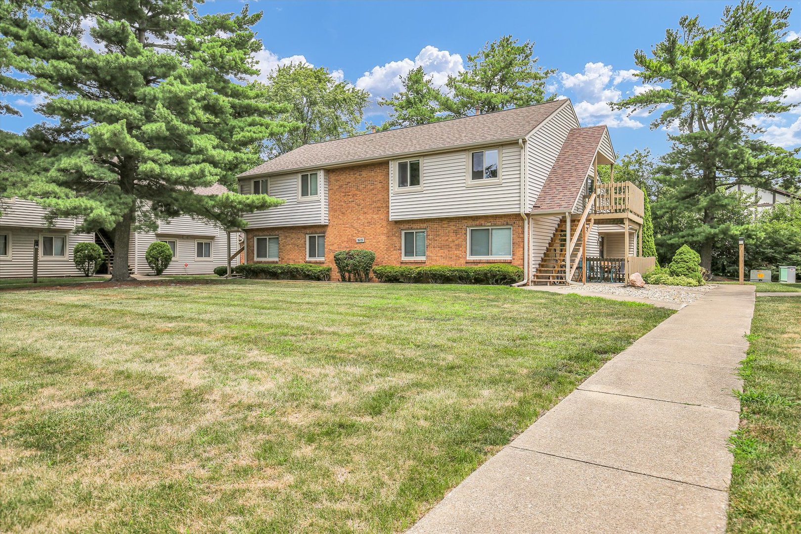 1613 Lyndhurst Drive F Property Photo 1
