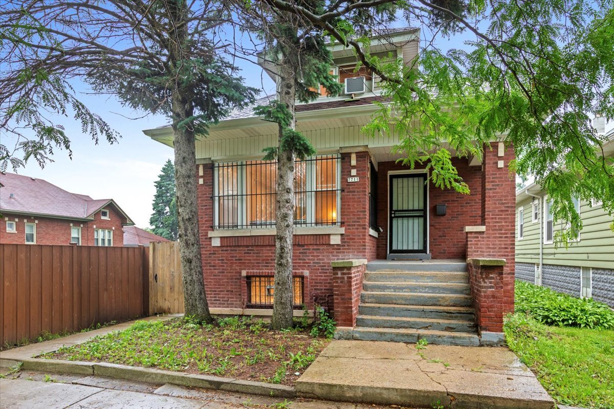 7711 S Throop Street Property Photo 1