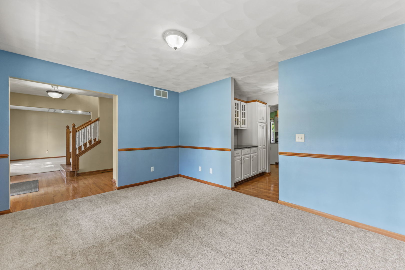 1920 Grandchester Place Property Photo 6