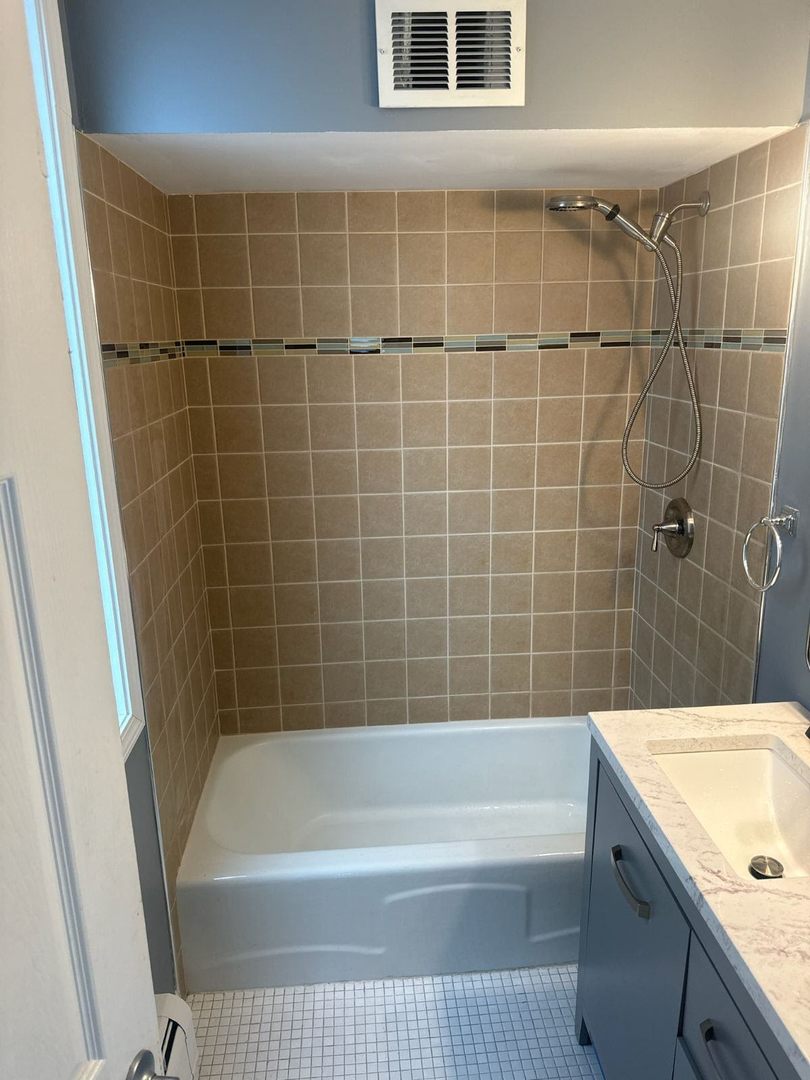 6325 N Sheridan Road 503 Property Photo 12