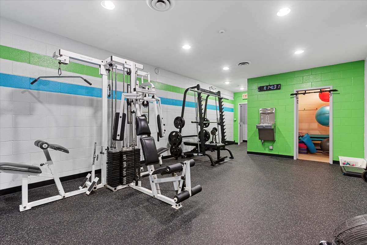 6325 N Sheridan Road 503 Property Photo 20