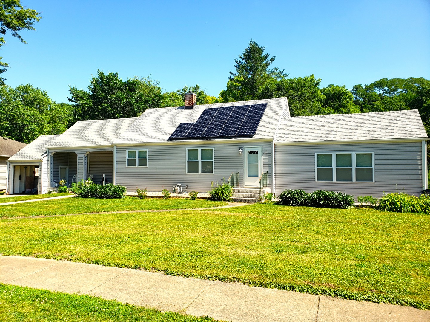 1080 E Bluff Street Property Photo 1