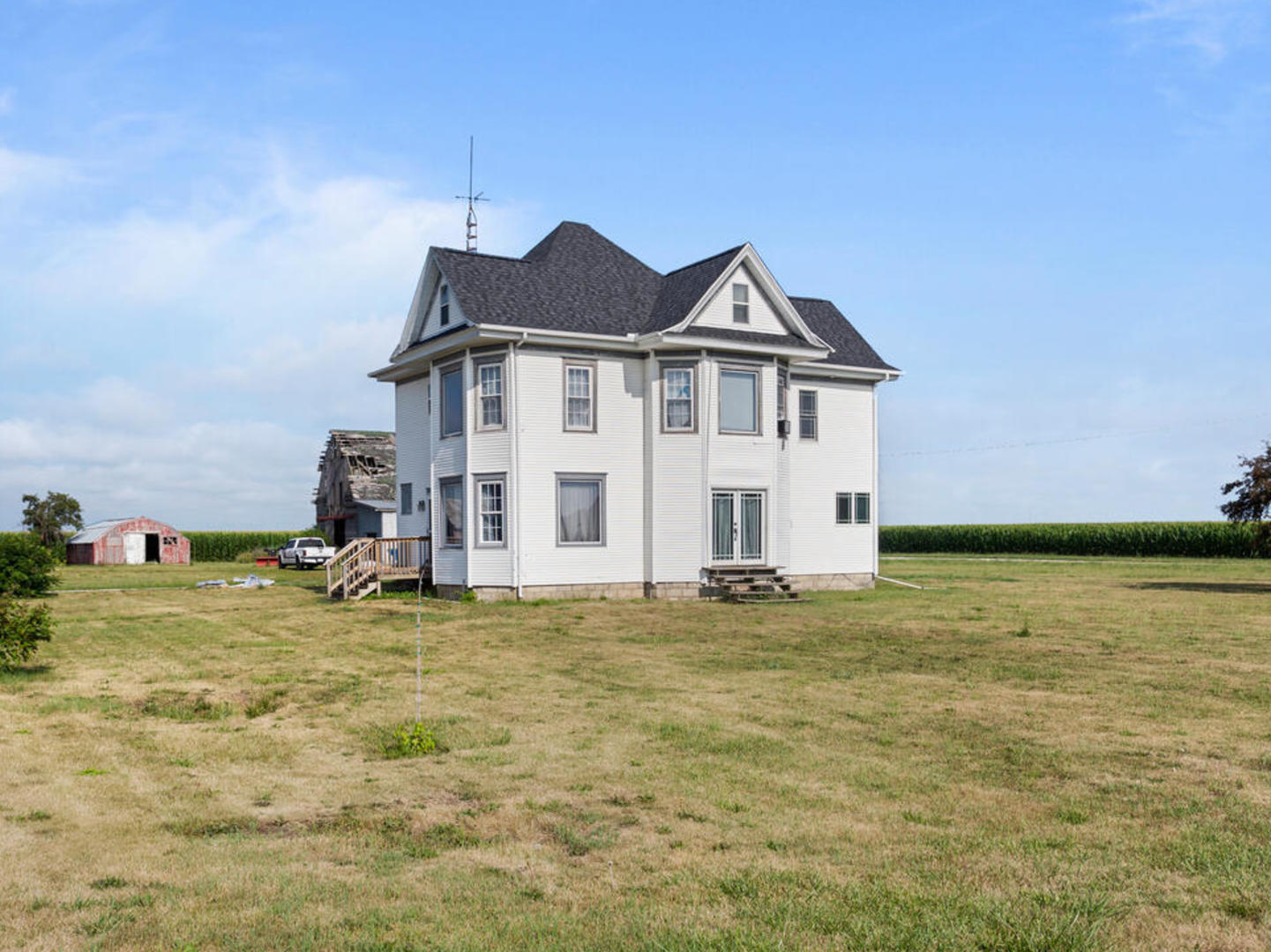 14373 N 1700 East Road Property Photo 1