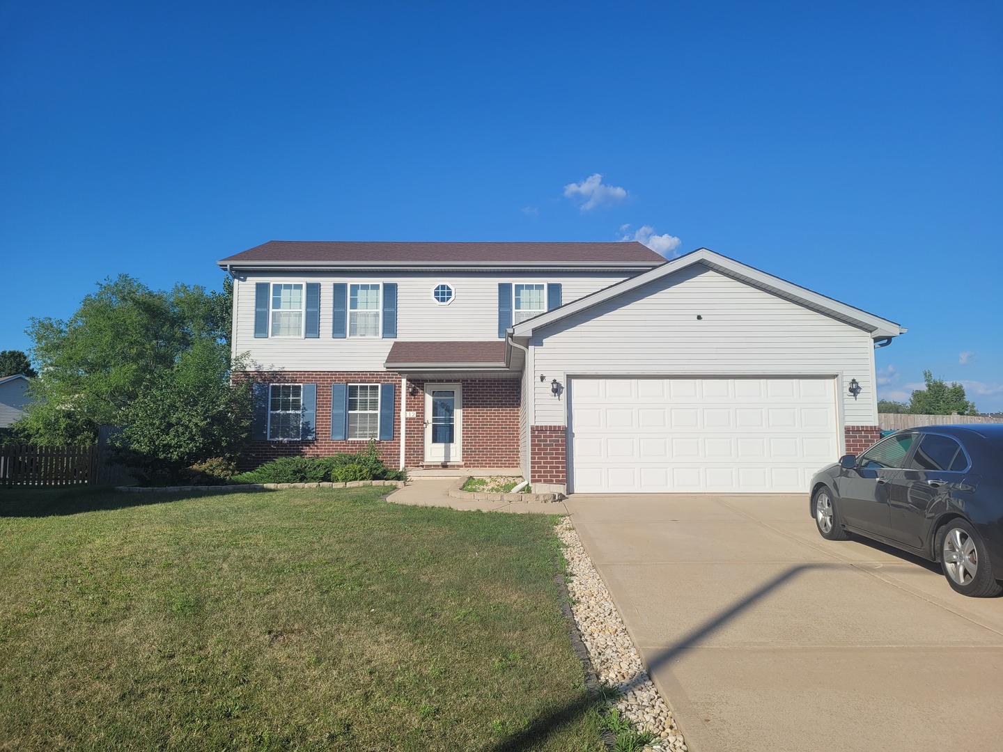1112 Kim Court Property Photo 1