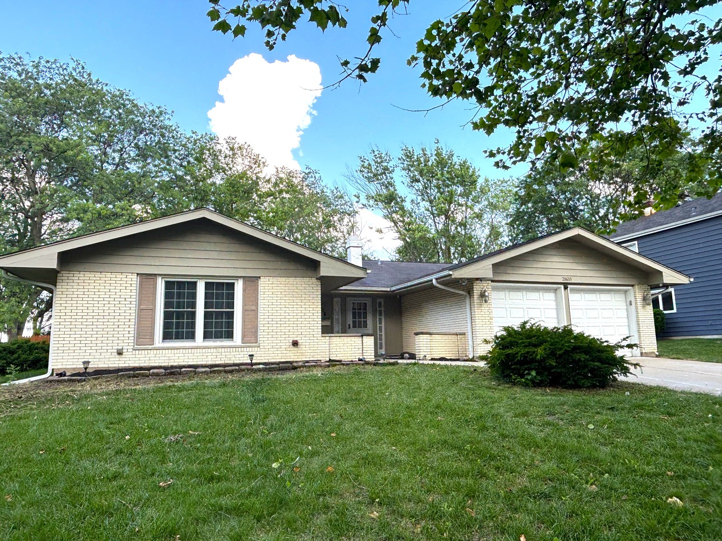 2S651 Ashley Drive