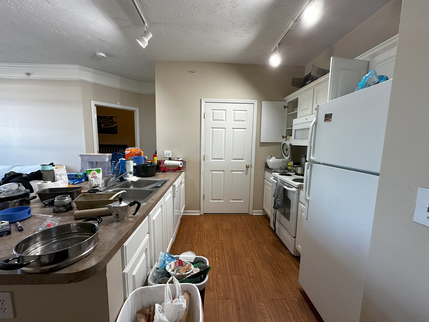 1901 N Lincoln Avenue 205 Property Photo 7