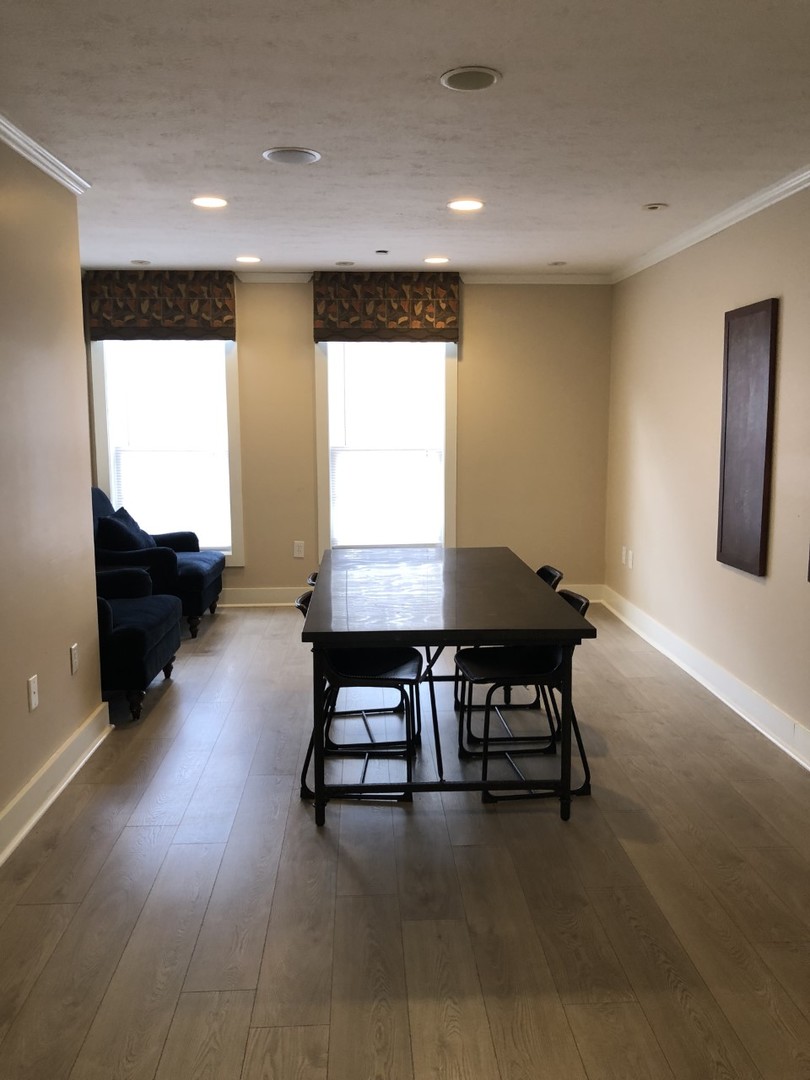1901 N Lincoln Avenue 205 Property Photo 20