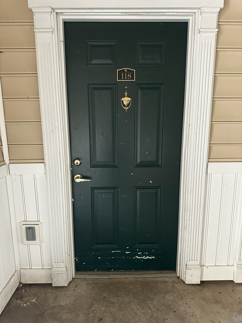 1905 N Lincoln Avenue 118 Property Photo 2