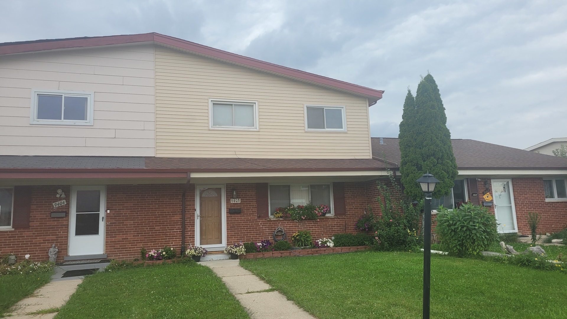 9404 Hamlin Avenue Property Photo 1