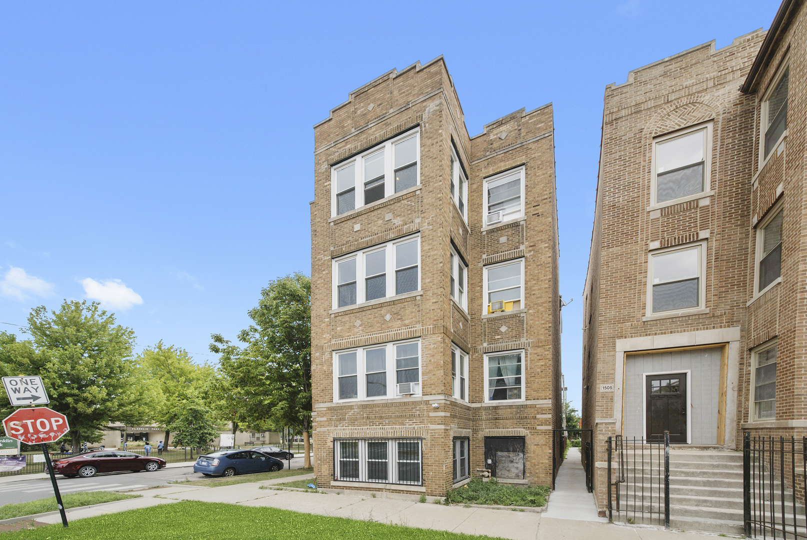1501 S Kolin Avenue Property Photo 1