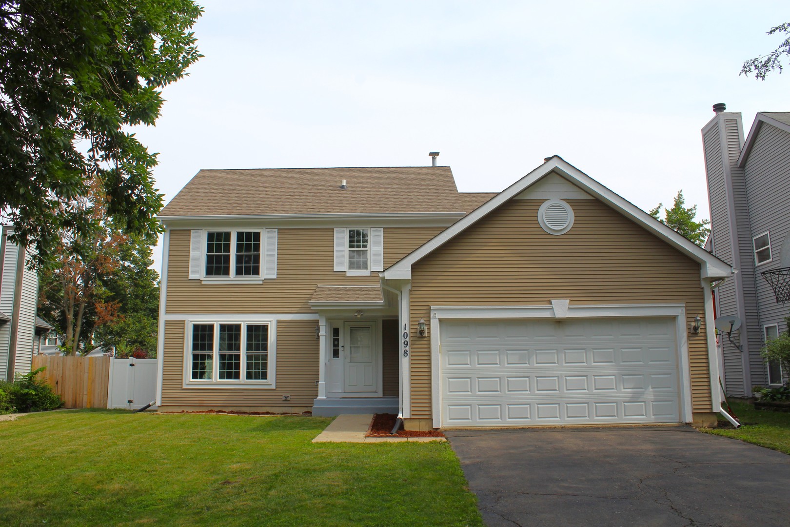 1098 Clover Hill Lane