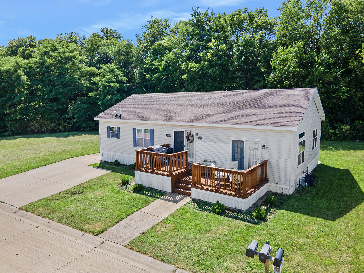 3705 Alyssum Drive Property Photo 1