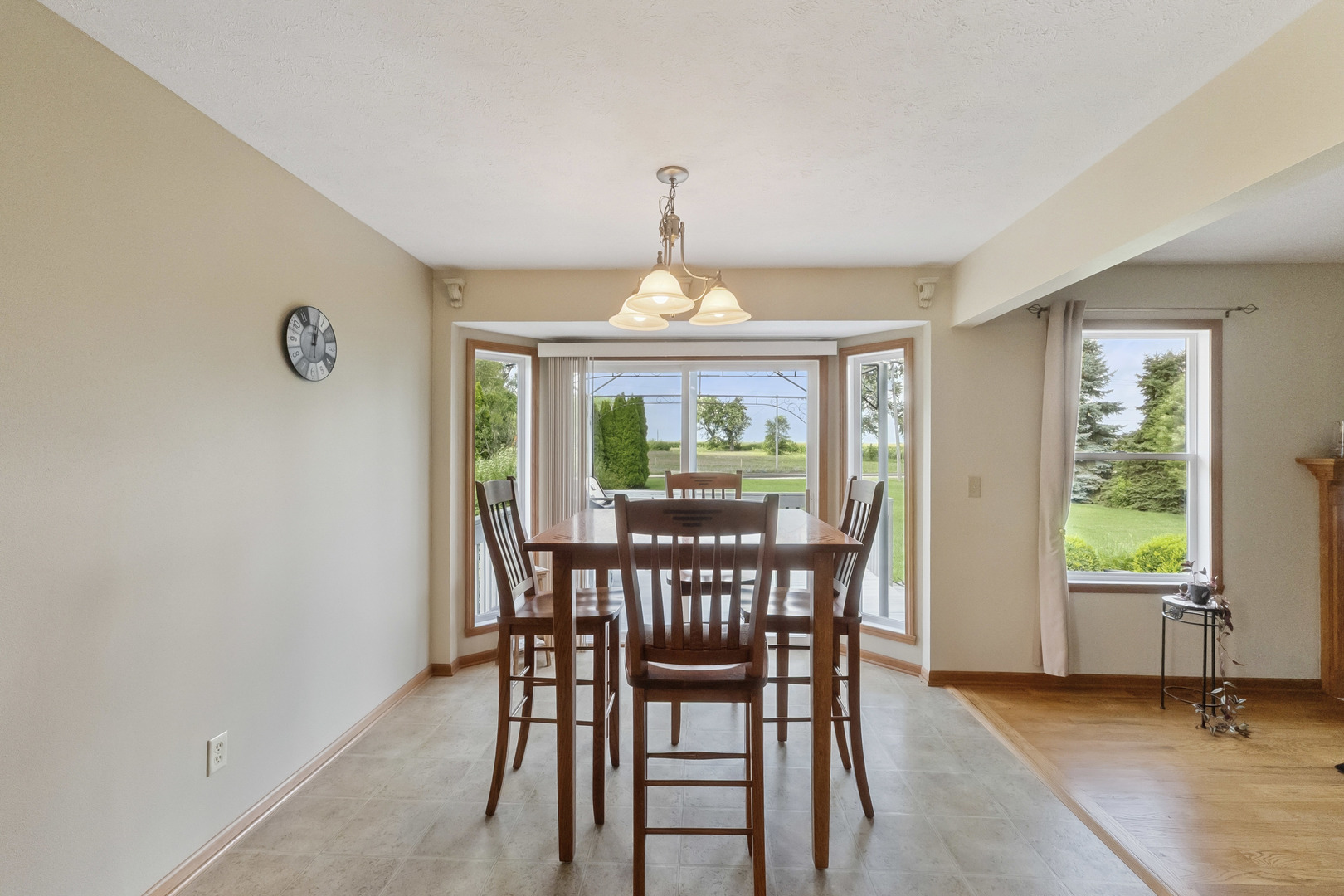 3810 Foxglove Lane Property Photo 6