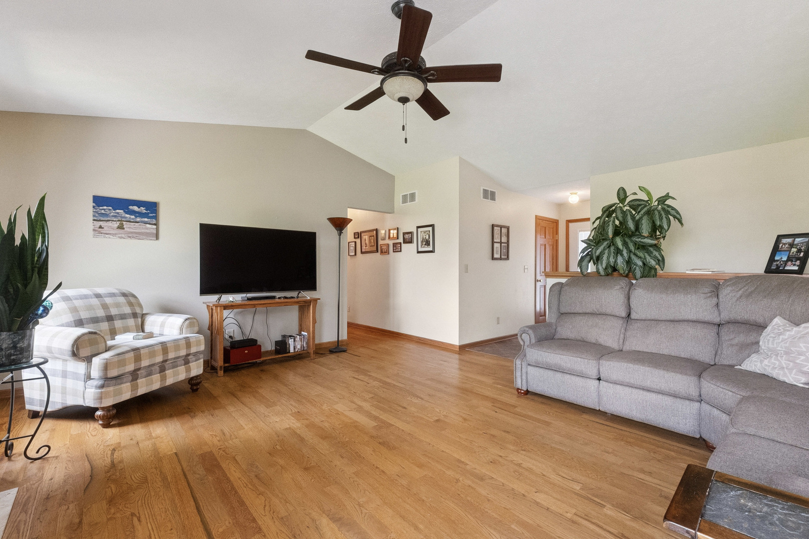 3810 Foxglove Lane Property Photo 7