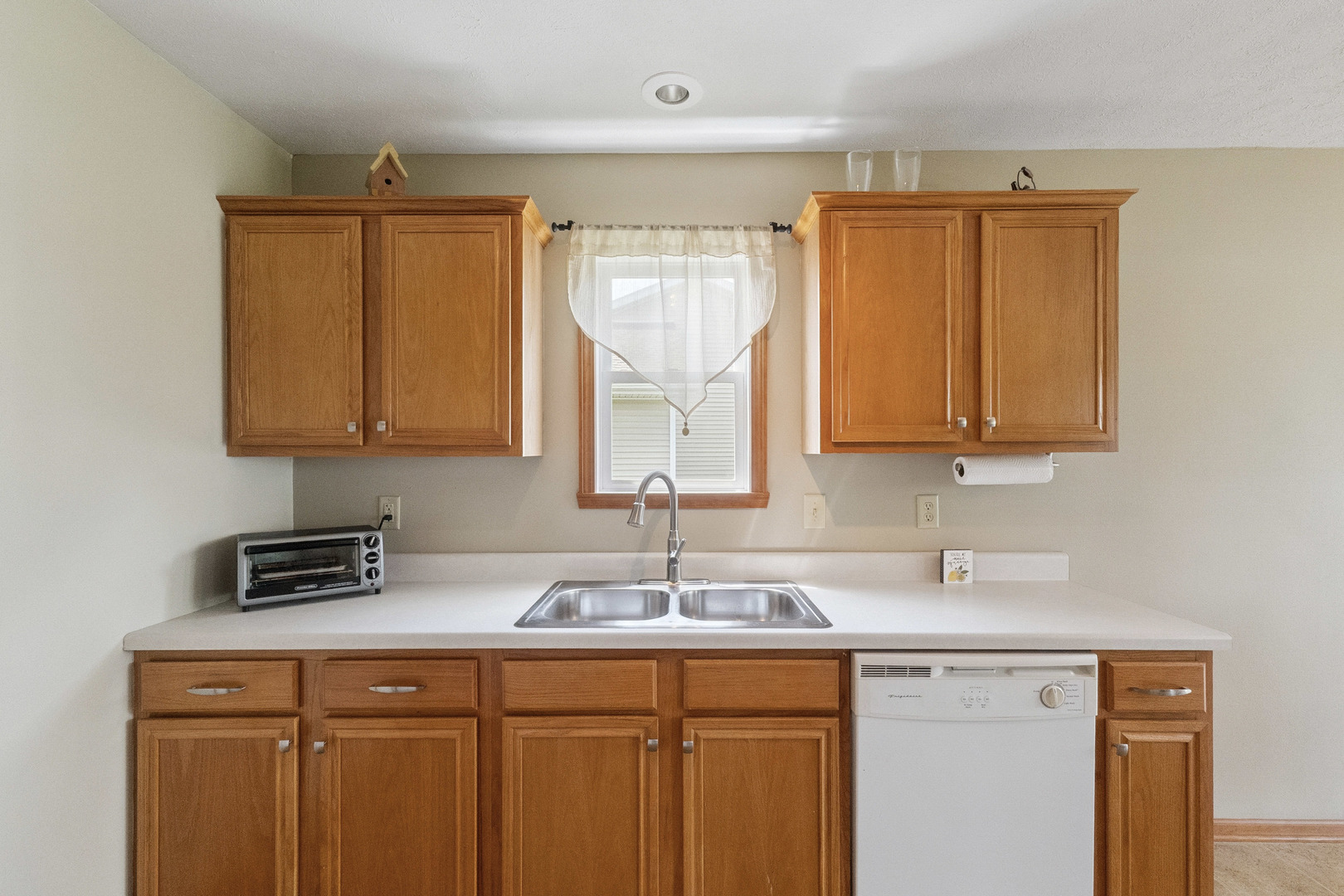 3810 Foxglove Lane Property Photo 8