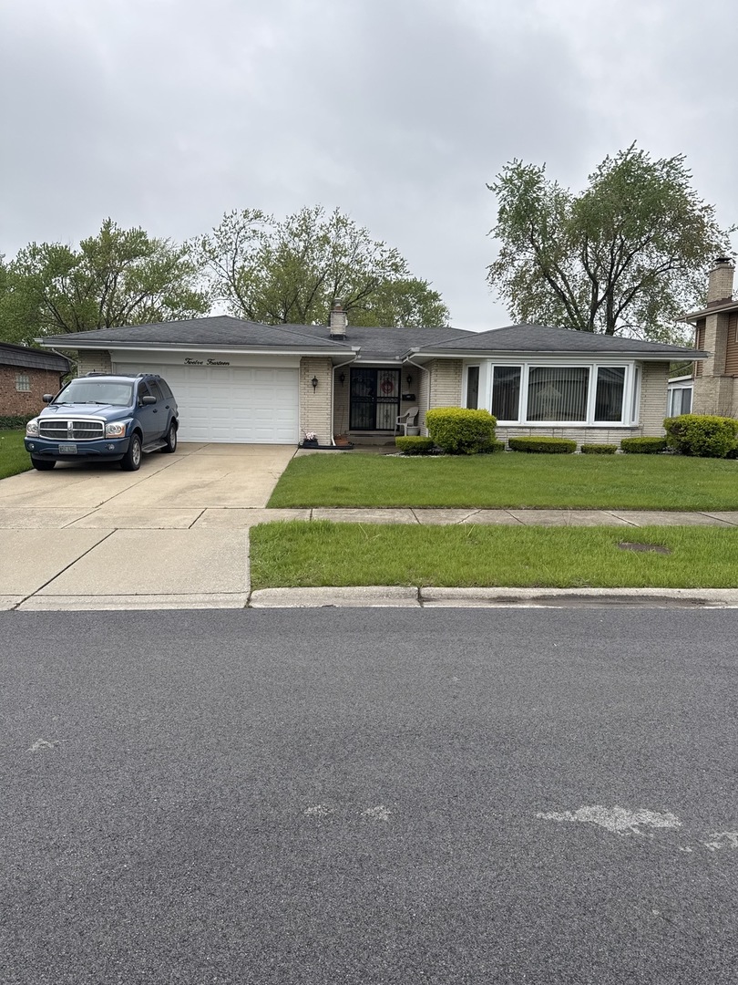 1214 E 165th Street Property Photo 1