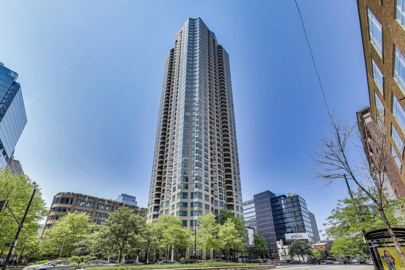 400 N La Salle Drive 1607