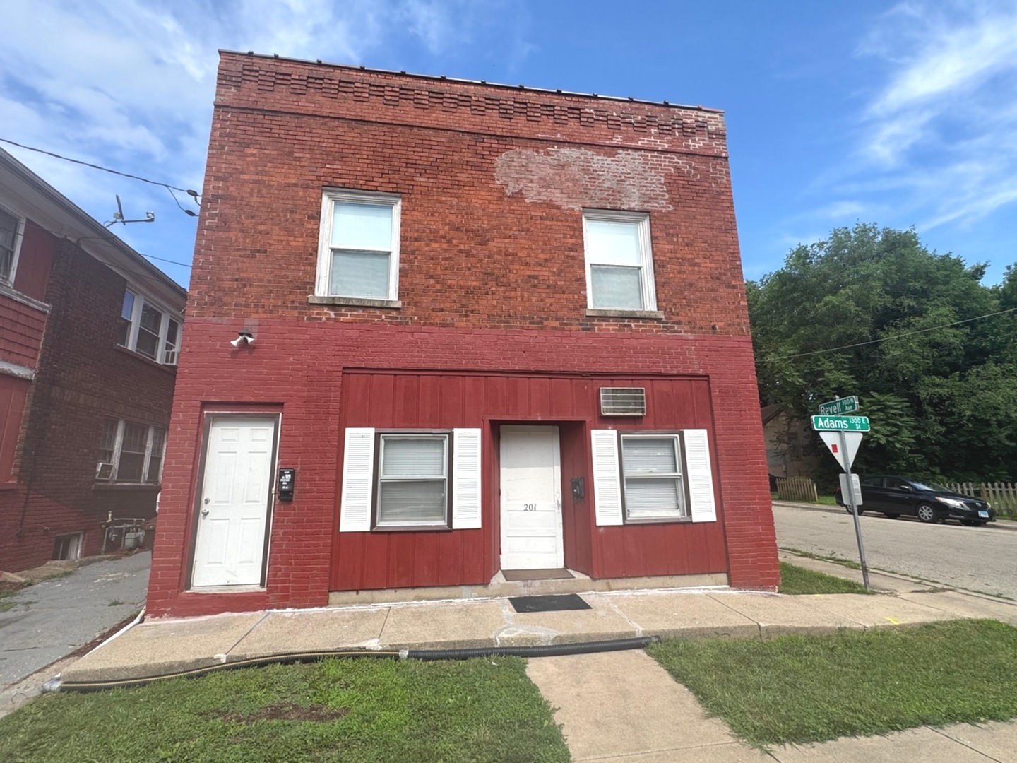 201 Adams Street Property Photo 1