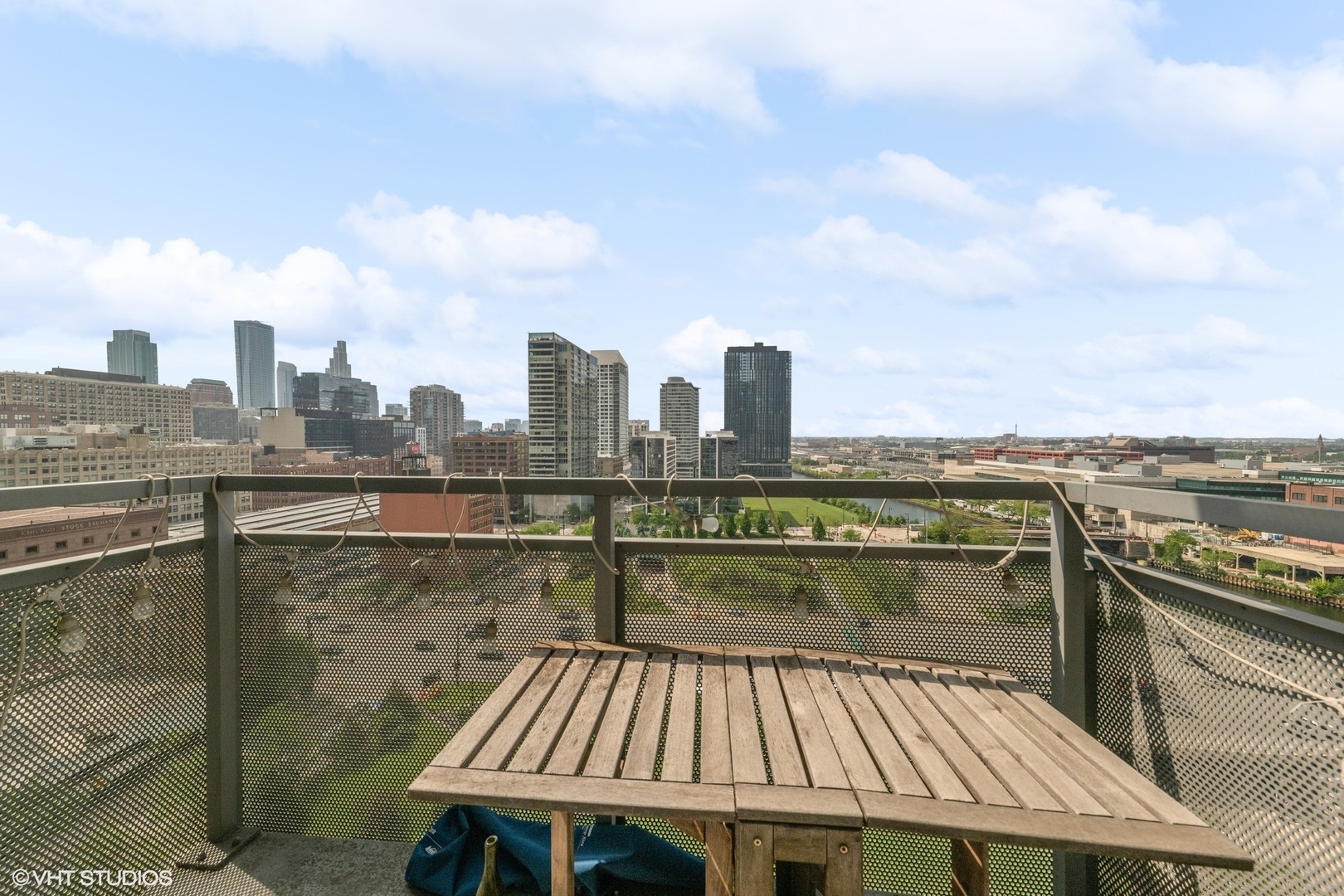 235 W Van Buren Street 1705 Property Photo 16