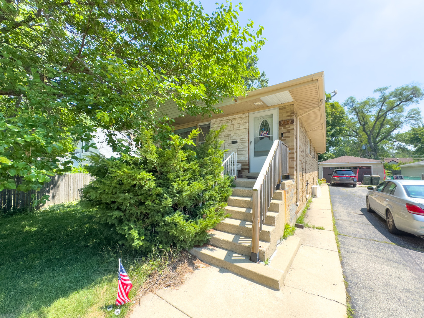 509 S Plum Grove Road Property Photo 1