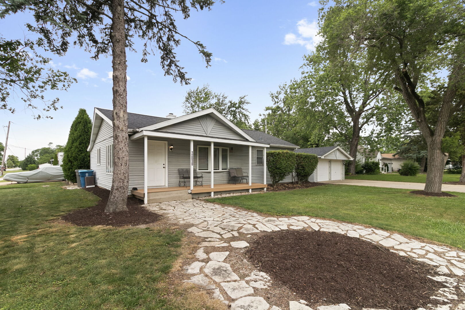 12030 S Lawler Avenue Property Photo 1