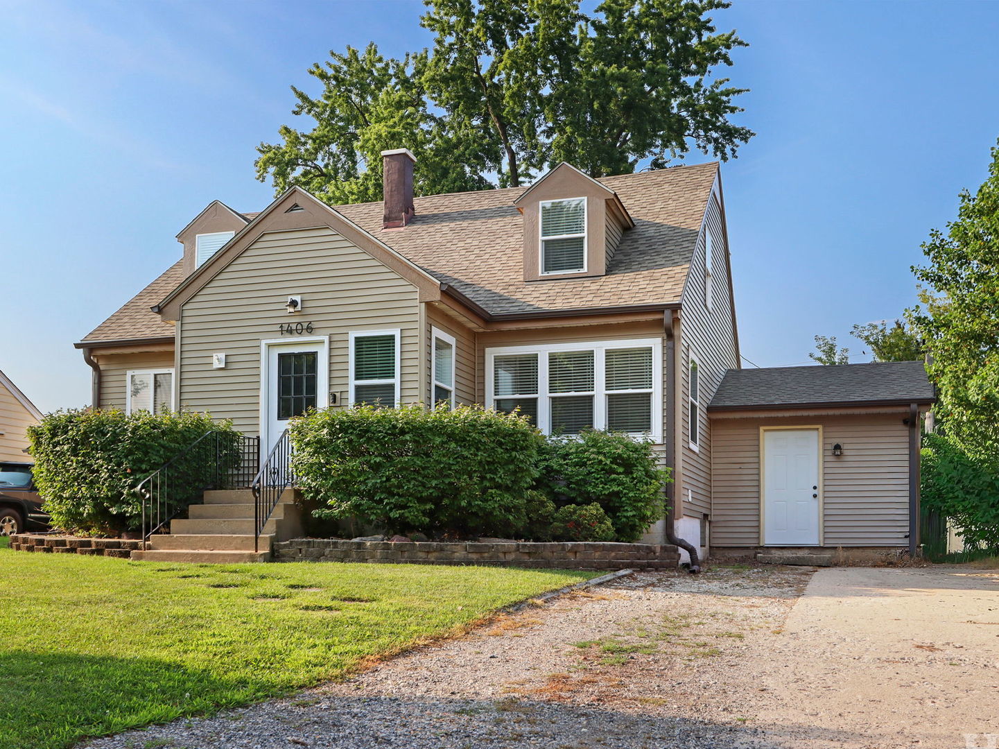 1406 Channel Beach Avenue Property Photo 1