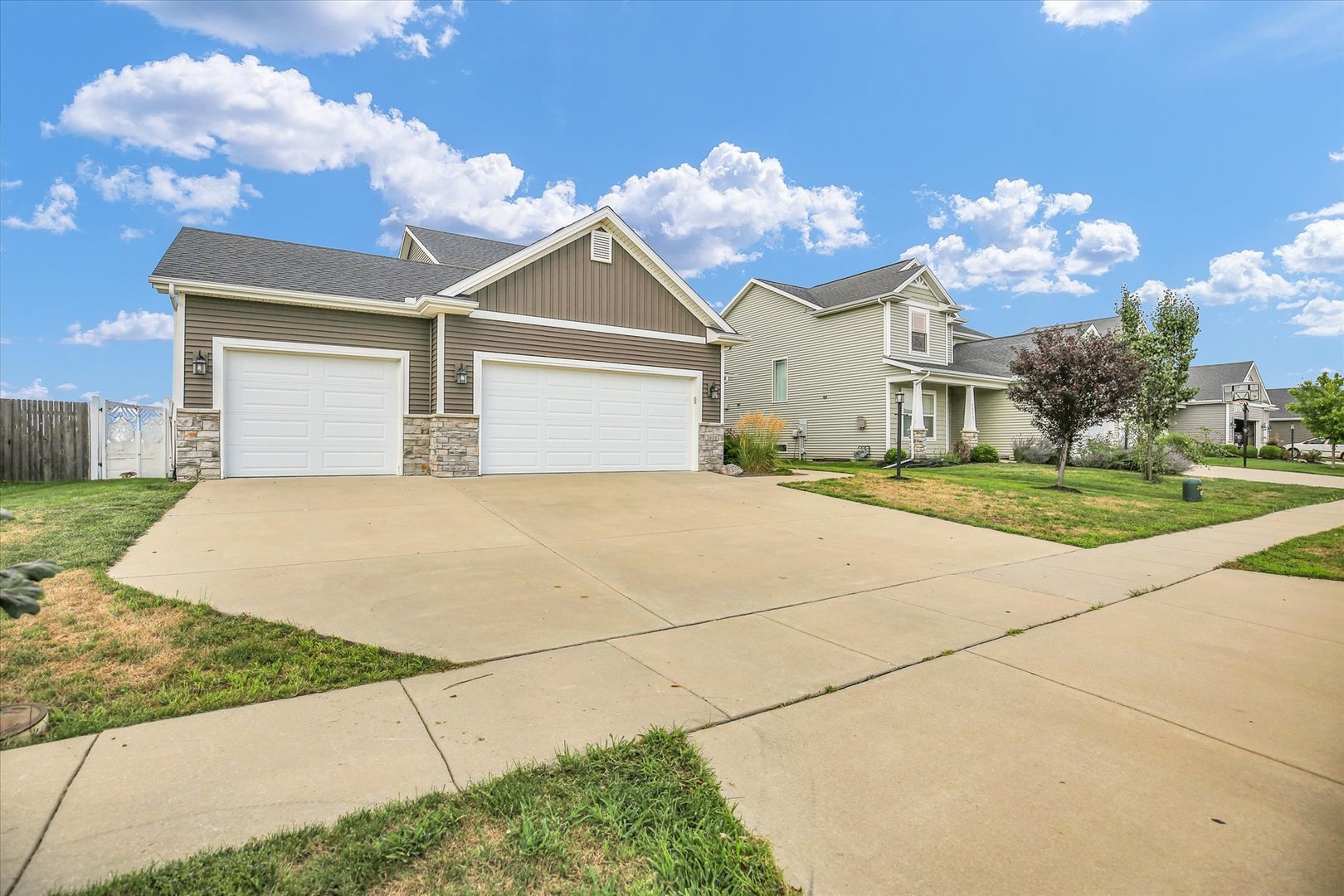 5008 Emmas Way Property Photo 2