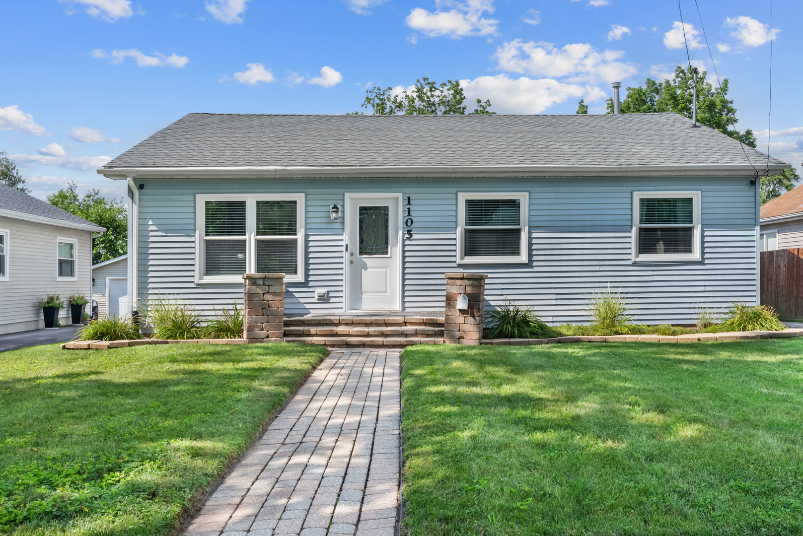 1105 W New York Street Property Photo 1