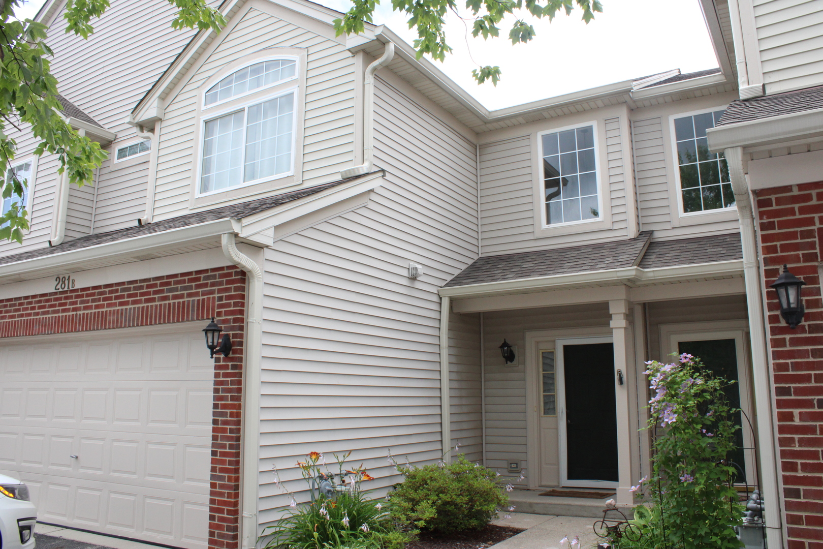 281 Nicole Drive B Property Photo 1