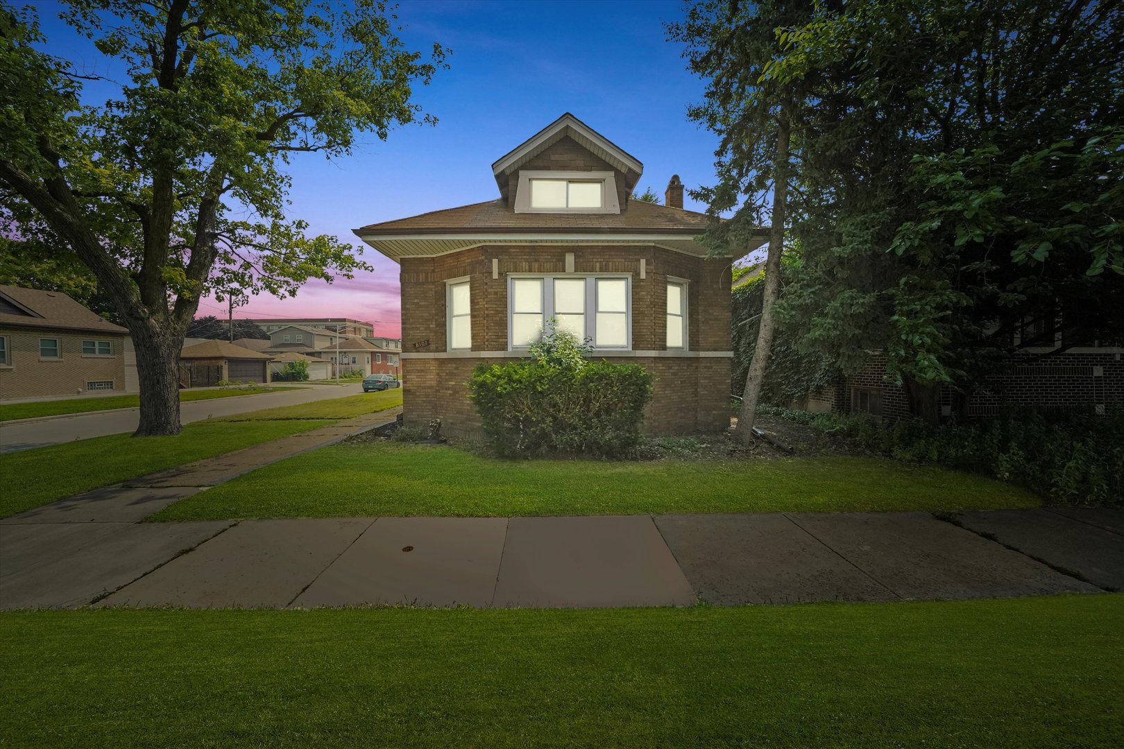 8101 S Kimbark Avenue Property Photo 1