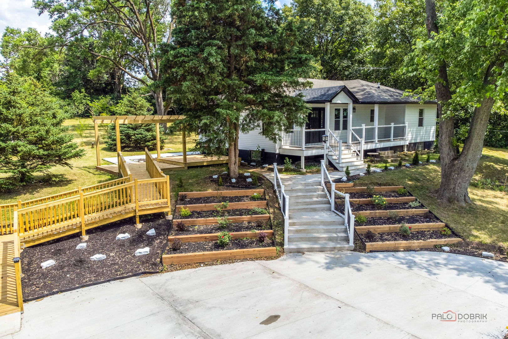 16705 Wolf Road Property Photo 5