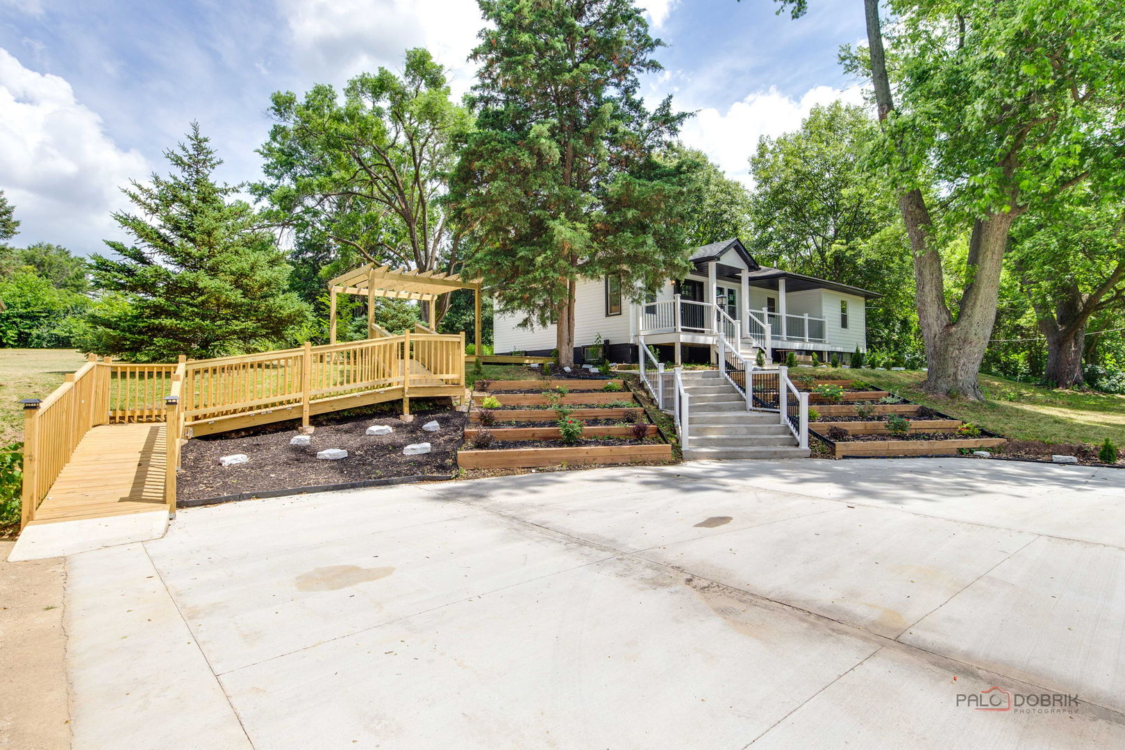 16705 Wolf Road Property Photo 6