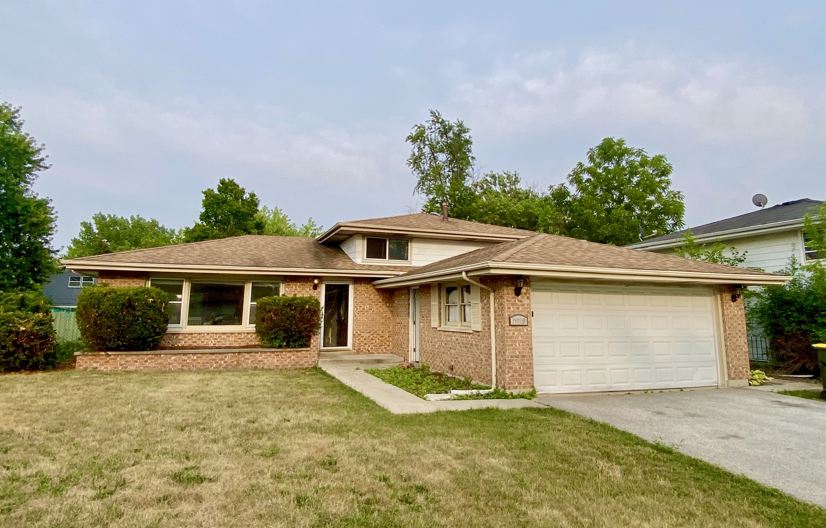 19809 Lakewood Avenue Property Photo 1