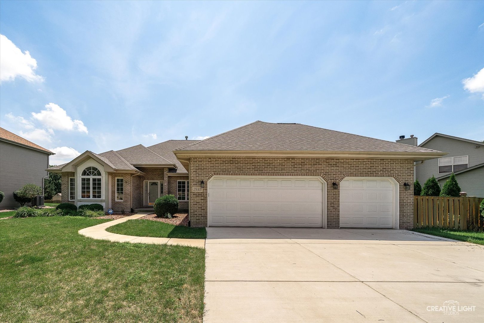 25301 Sunderlin Road Property Photo 1