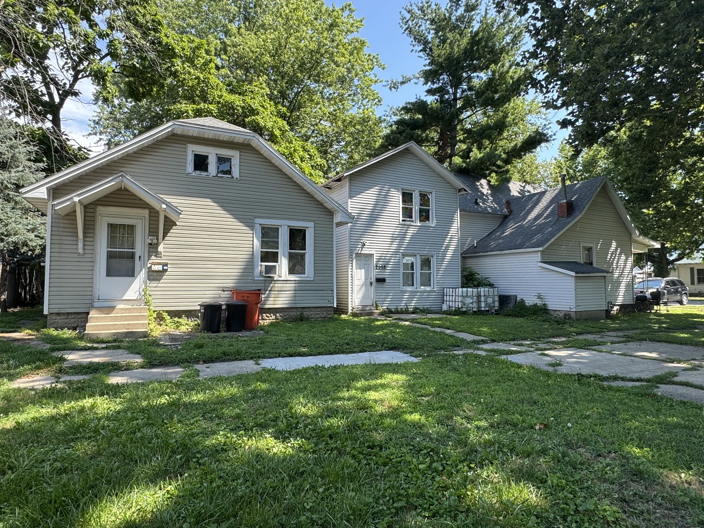 2502 Pine Ave Property Photo 1