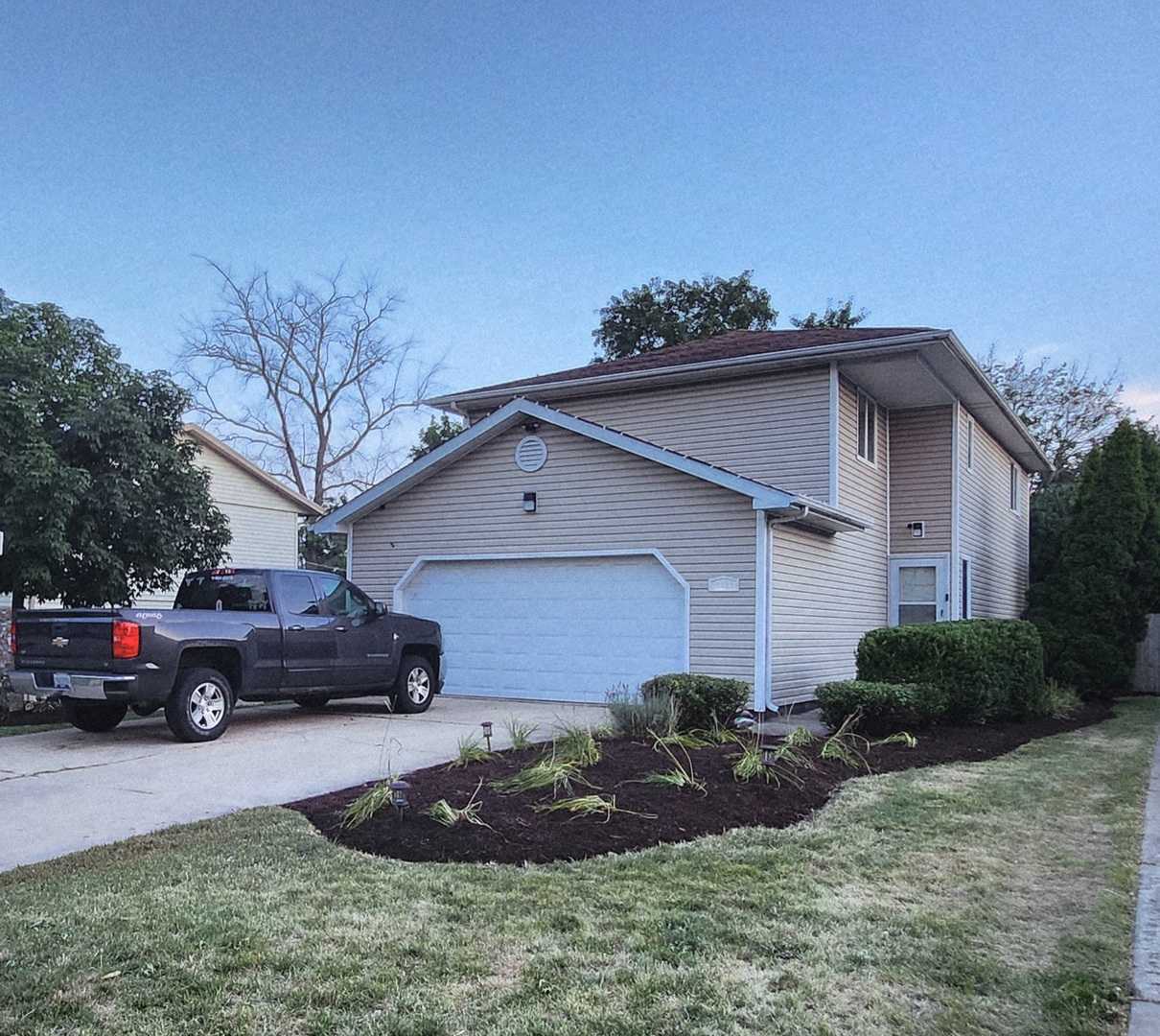 2209 Greengold Street Property Photo 1