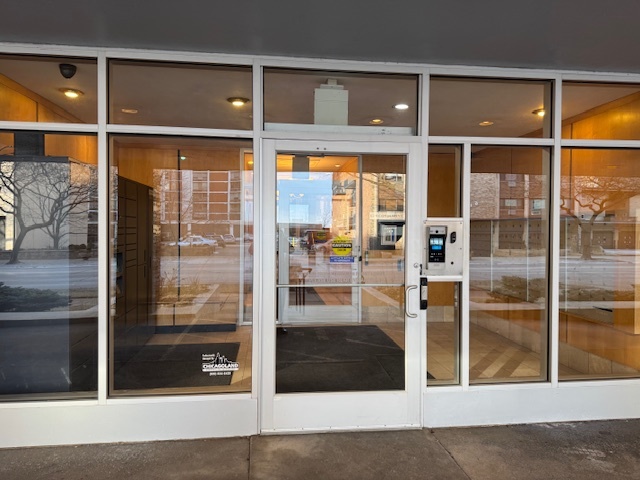 6118 N Sheridan Road 407 Property Photo 2