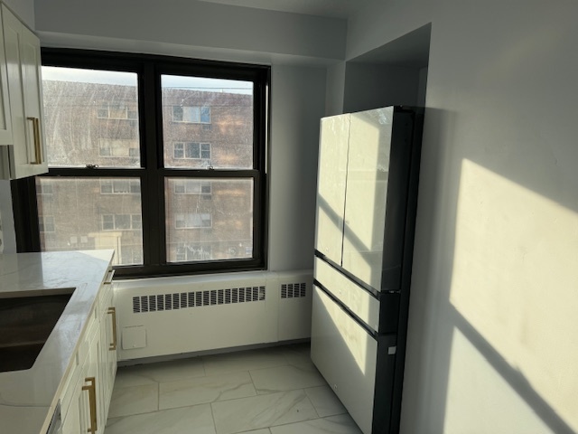 6118 N Sheridan Road 407 Property Photo 8