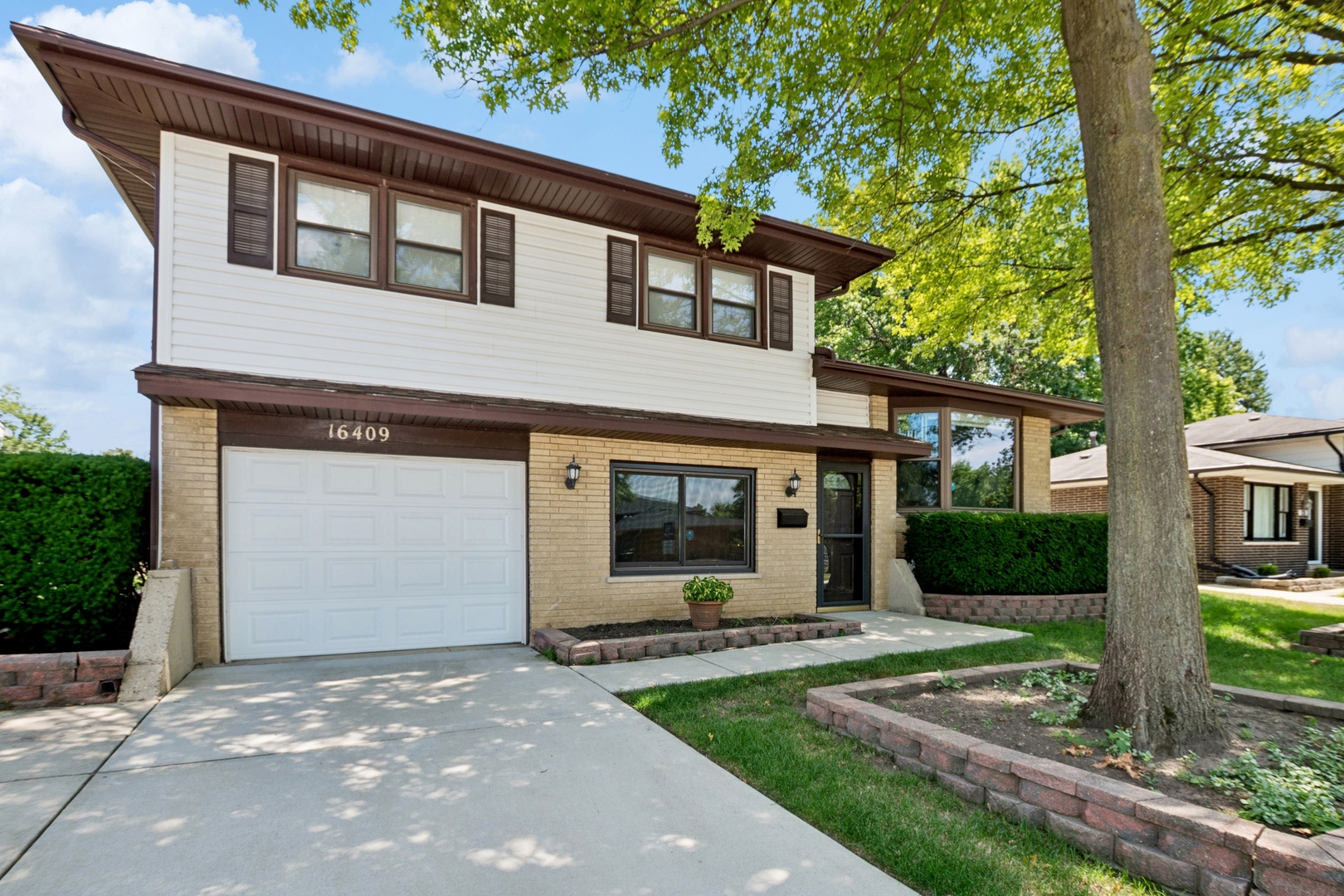 16409 64th Court Property Photo 1