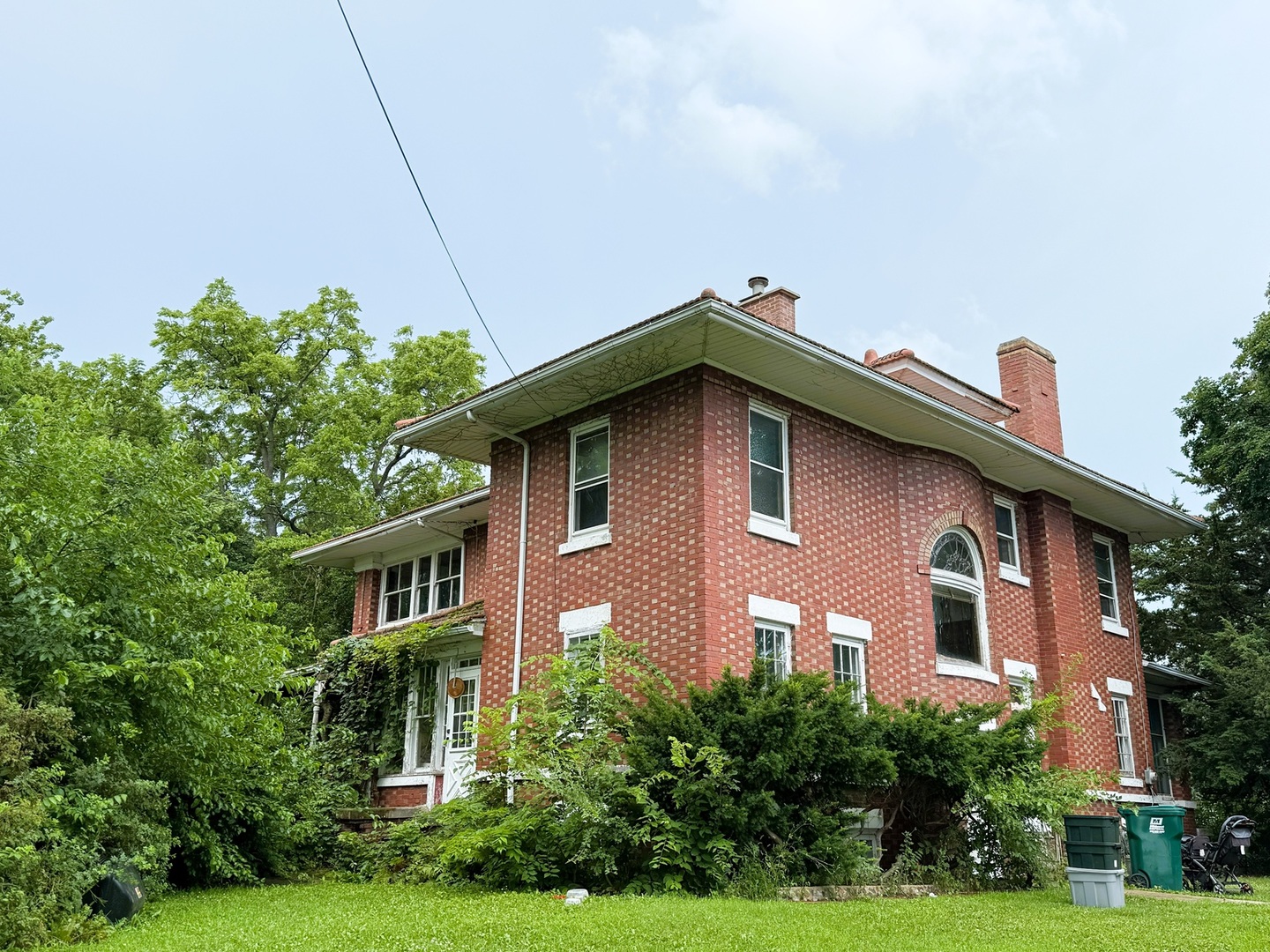 2 E 8th Street