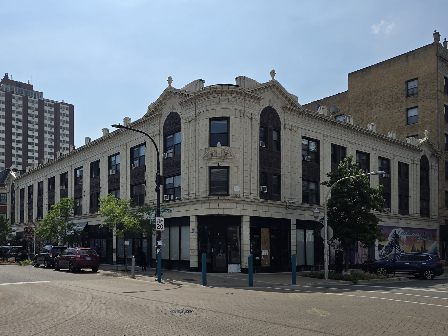 1017-1027 W Argyle Street Property Photo 1