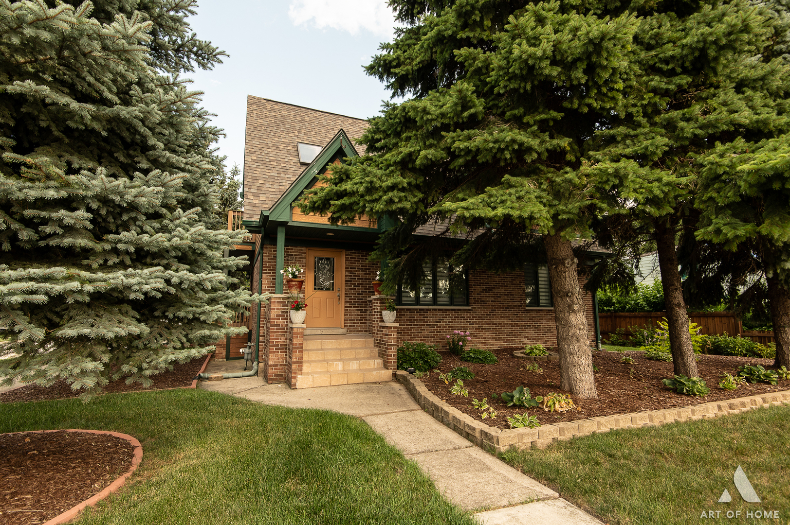 7801 S Thomas Avenue Property Photo 1