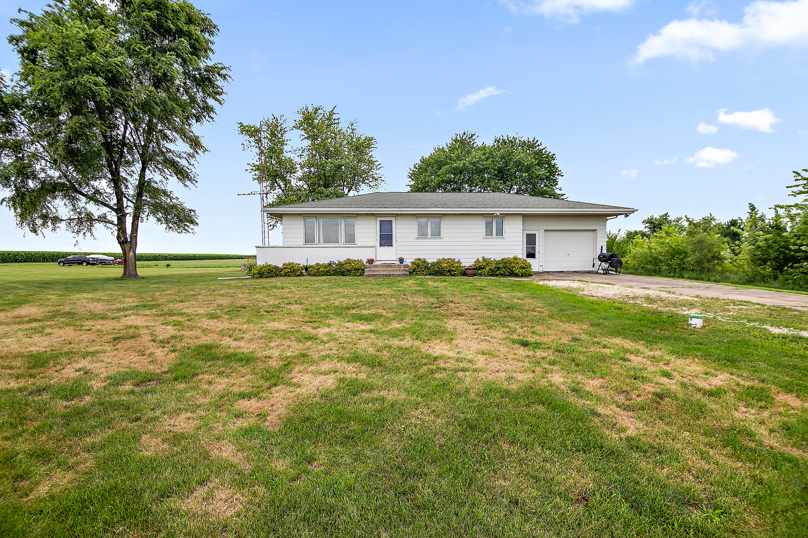 1506 S 16000w Road