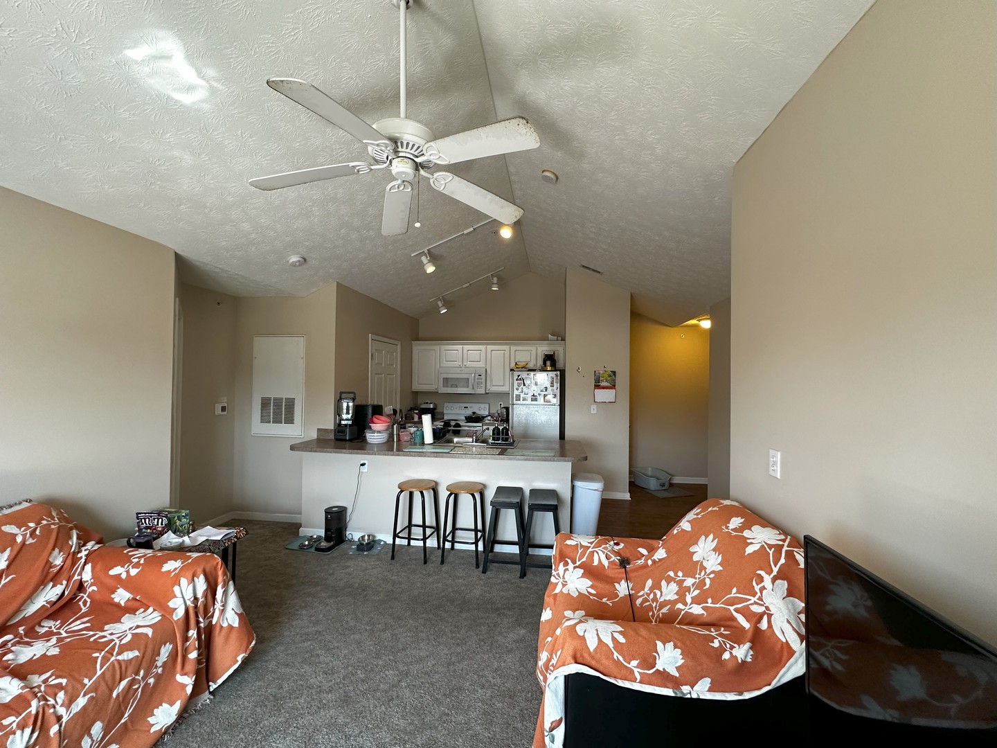 1901 N Lincoln Avenue 316 Property Photo 4
