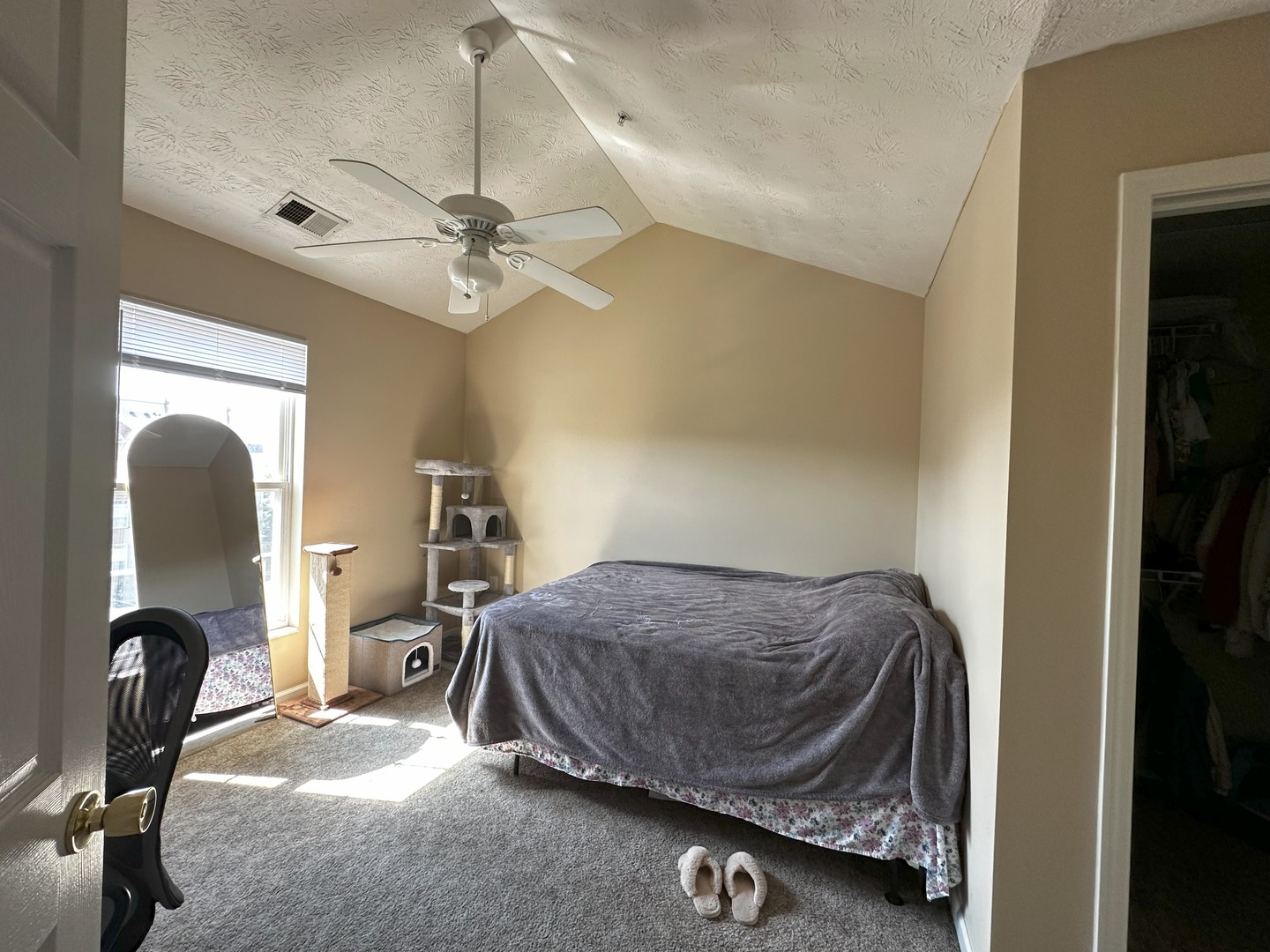 1901 N Lincoln Avenue 316 Property Photo 5