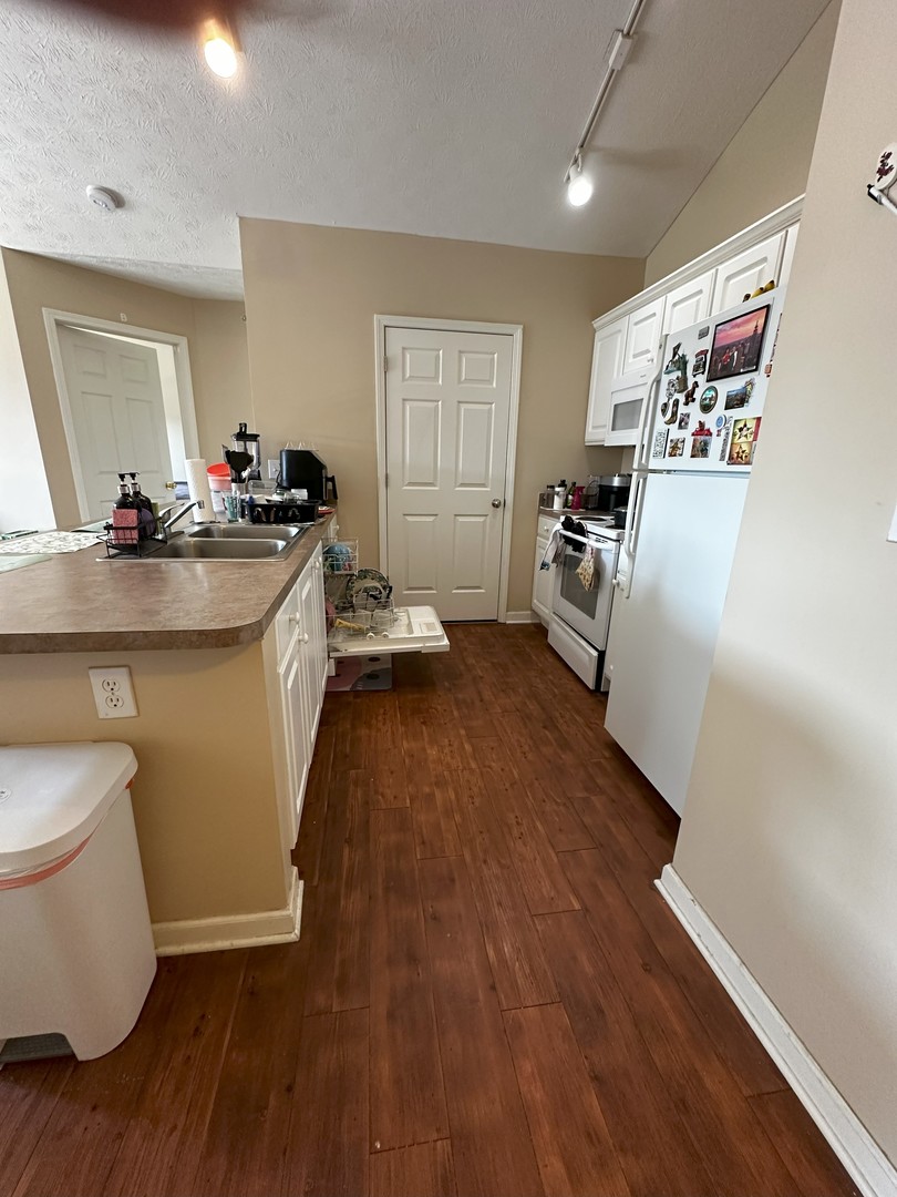 1901 N Lincoln Avenue 316 Property Photo 11