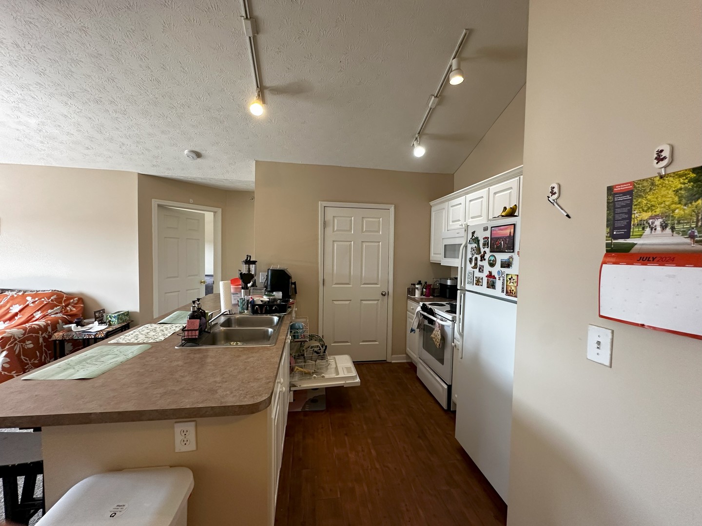 1901 N Lincoln Avenue 316 Property Photo 12