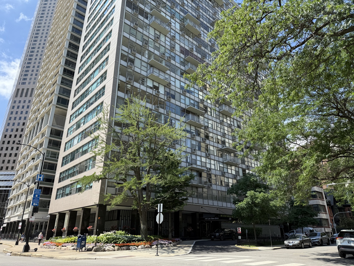 1000 N Lake Shore Drive 2206 Property Photo 1