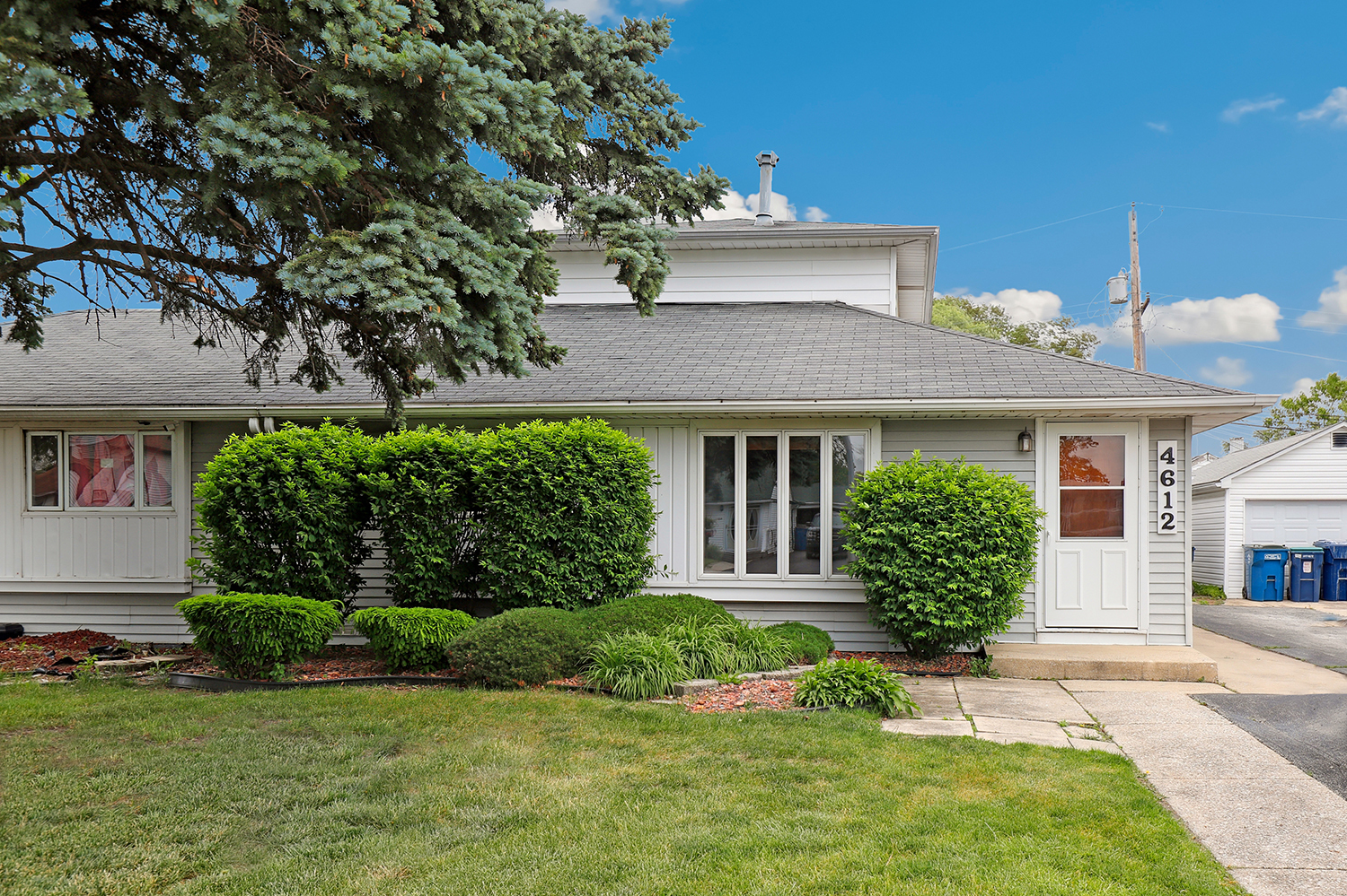 4612 W 89th Place Property Photo 1